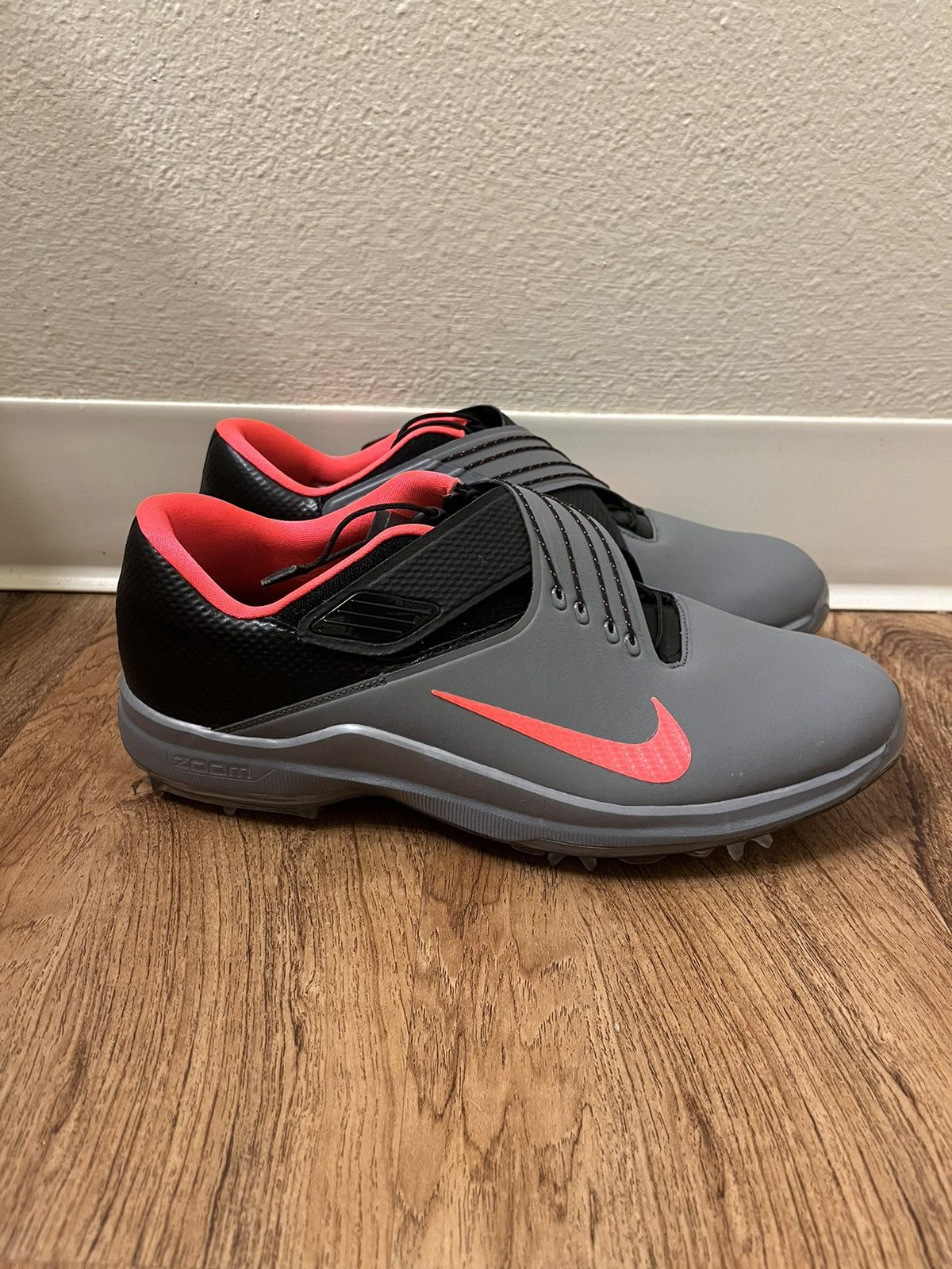 Nike TW ‘17 Tiger Woods Golf Cool Grey