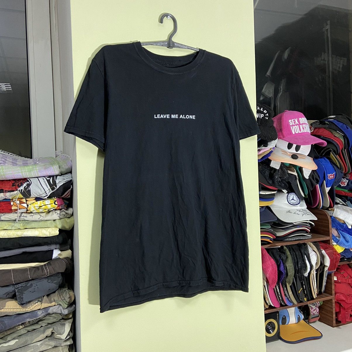 Vintage Vintage 90s Leave Me Alone Graphic Tee Streetwear Black L Size US L / EU 52-54 / 3 - 2 Thumbnail