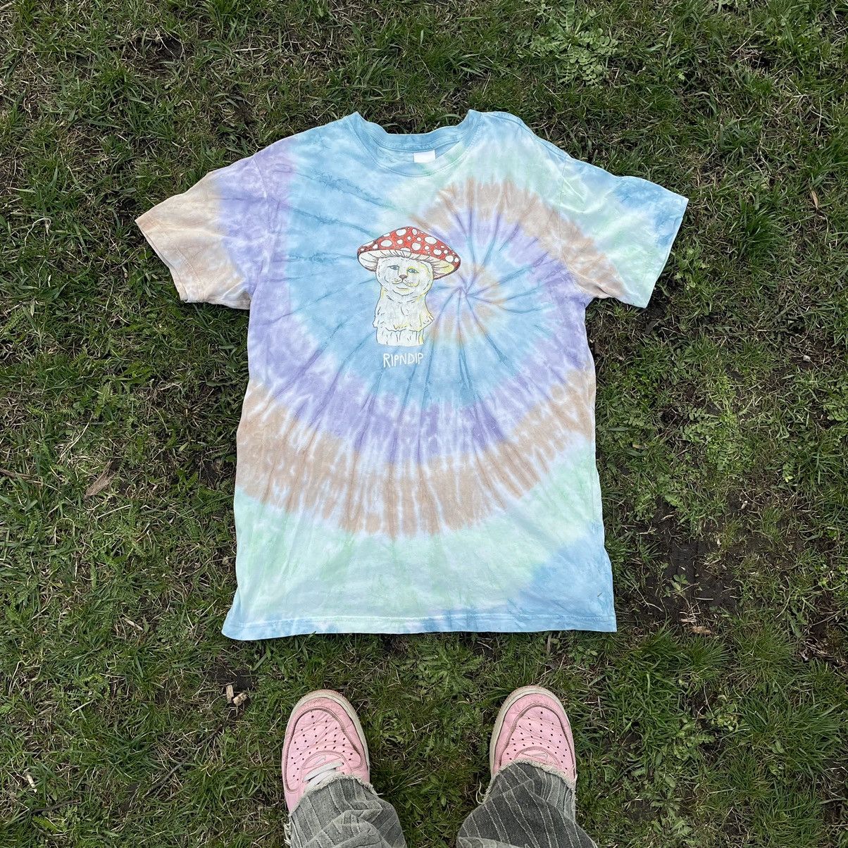 Vintage Vintage Y2K ADULT Magic Mushrooms Rip Dip M Size US M / EU 48-50 / 2 - 1 Thumbnail