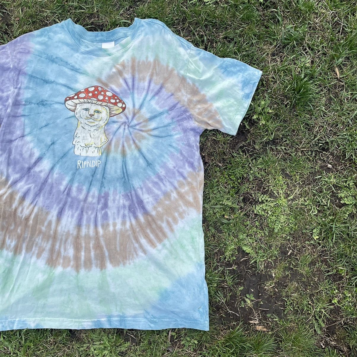 Vintage Vintage Y2K ADULT Magic Mushrooms Rip Dip M Size US M / EU 48-50 / 2 - 2 Thumbnail