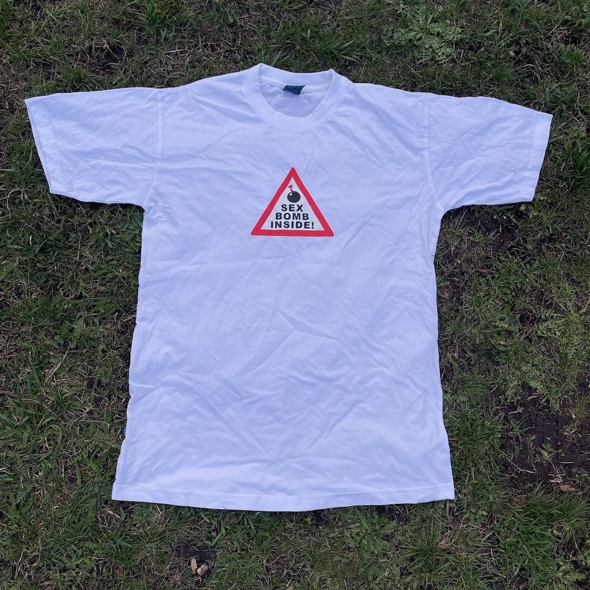 Vintage Vintage Y2K ADULT “ Sex Bomb Inside Porno“ Buymypiece Tee Size US L / EU 52-54 / 3 - 2 Thumbnail