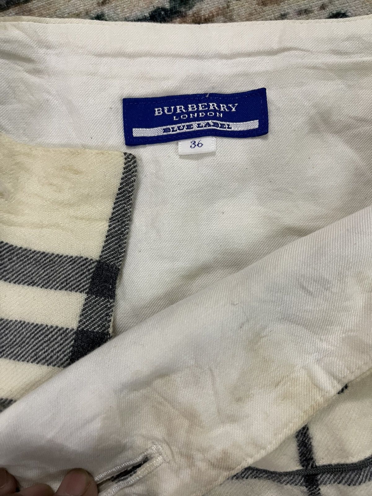 Burberry × Vintage Vintage Burberry London Blue Label Nova Check Mini Skirt Size 27" / US 4 / IT 40 - 8 Thumbnail
