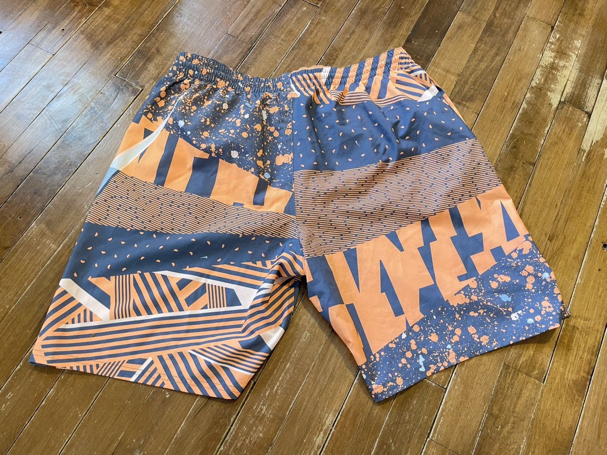 Nike Nike Geometric Print Lined Swim Trunks Pockets Size US 36 / EU 52 - 2 Thumbnail