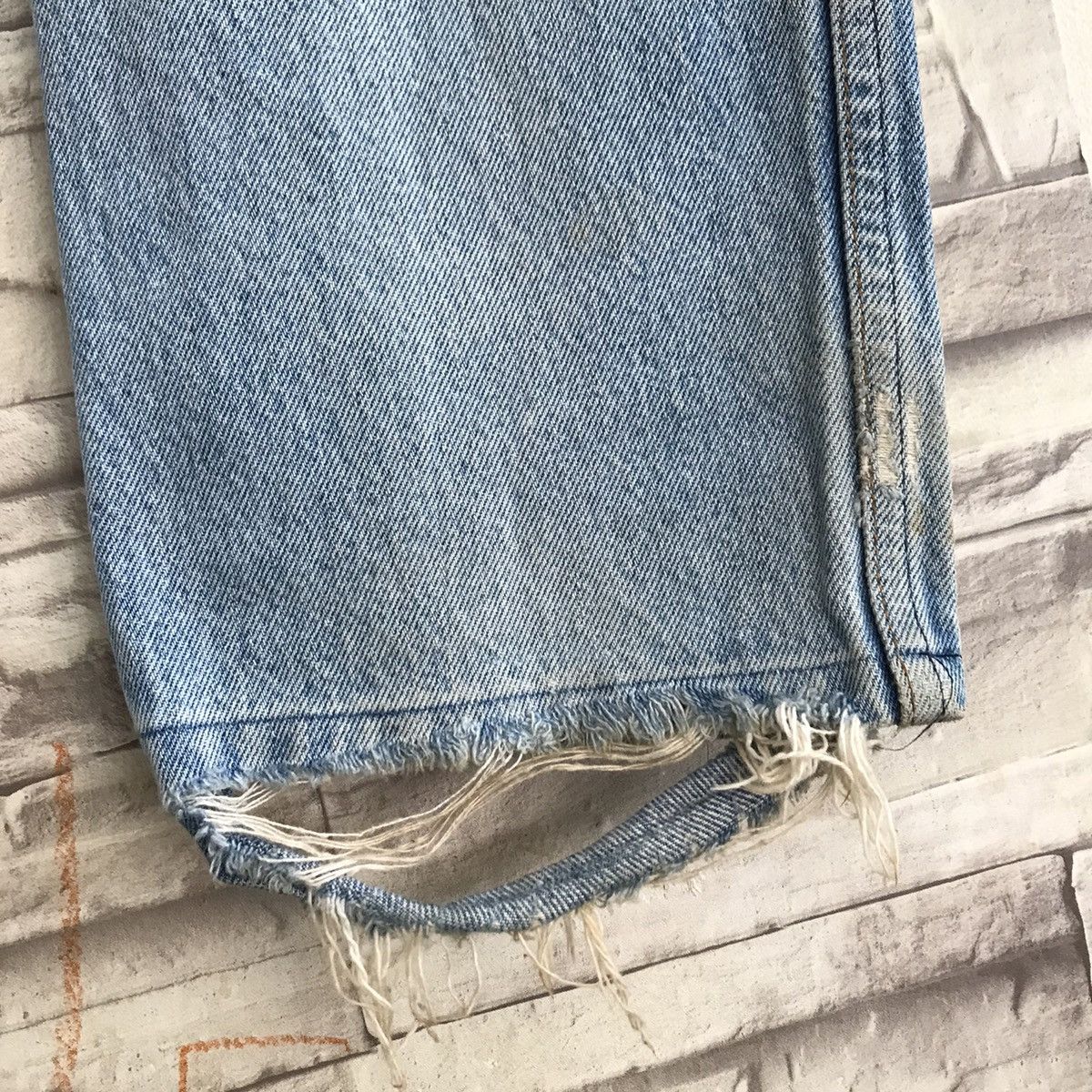 Levi's Vintage 80s Levis 501 Distressed Butler Jeans Made in USA Size US 28 / EU 44 - 16 Thumbnail
