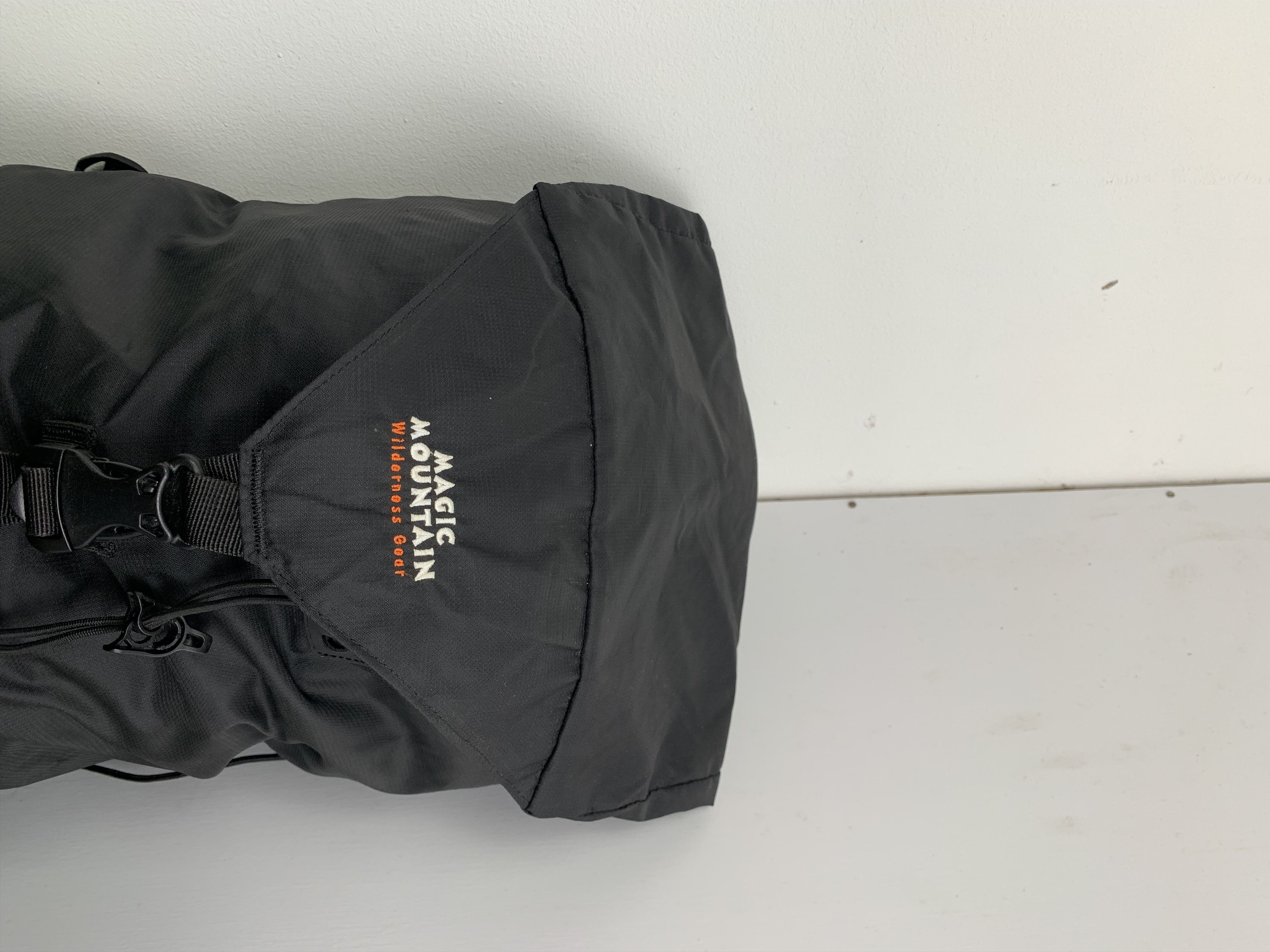 Vintage Vintage Magic Mountain Travel Bagpack Waterproof Size ONE SIZE - 4 Thumbnail