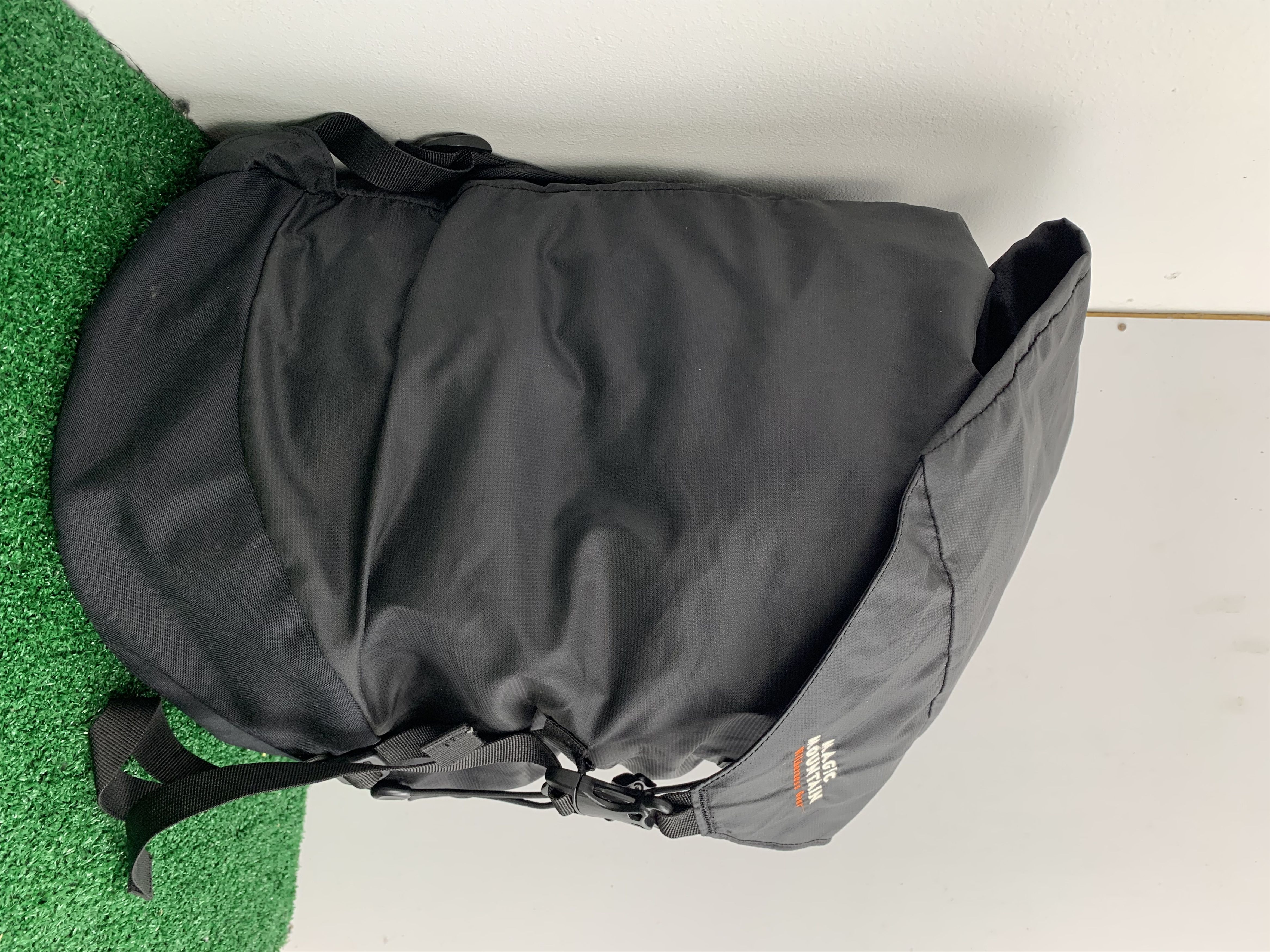 Vintage Vintage Magic Mountain Travel Bagpack Waterproof Size ONE SIZE - 9 Thumbnail