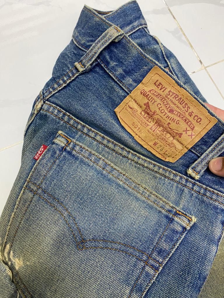 Levi's Vintage Clothing VINTAGE 501 THRASHED DISTRESSED LEVI’S RED LINE JEANS Size US 29 - 7 Thumbnail