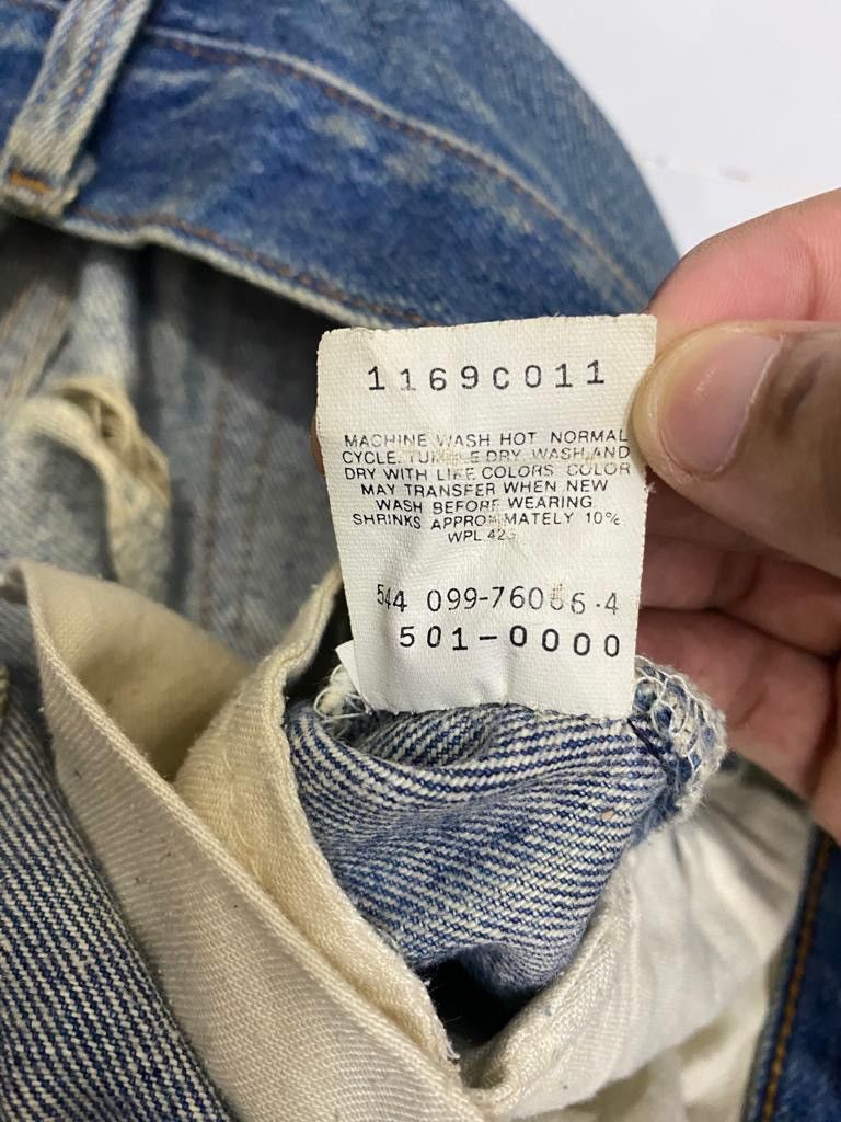 Levi's Vintage Clothing VINTAGE 501 THRASHED DISTRESSED LEVI’S RED LINE JEANS Size US 29 - 9 Thumbnail
