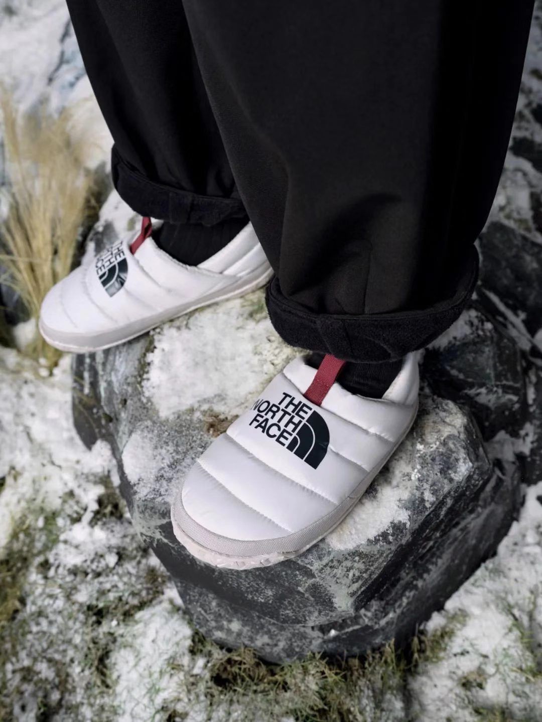 The North Face Urban Exploration Quilted Winter ThermoBall Slippers Size US 8 / IT 38 - 2 Thumbnail