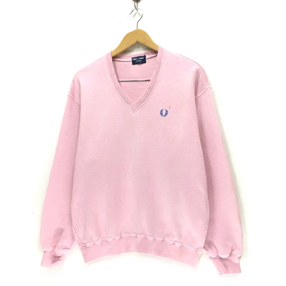 Fred Perry Vintage FRED PERRY Vneck Long Sleeve Sweatshirt Small Logo Size US M / EU 48-50 / 2 - 2 Thumbnail