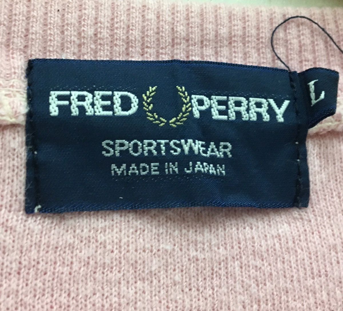 Fred Perry Vintage FRED PERRY Vneck Long Sleeve Sweatshirt Small Logo Size US M / EU 48-50 / 2 - 7 Thumbnail