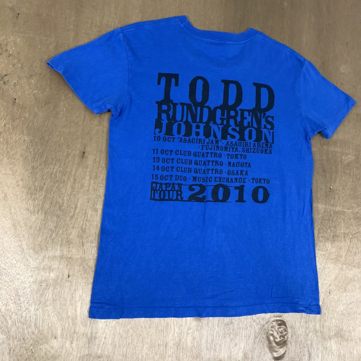 Band Tees TODD RUNDGREN JOHNSON Utopia Live Concert RockBand Tour Tee Size US S / EU 44-46 / 1 - 14 Thumbnail