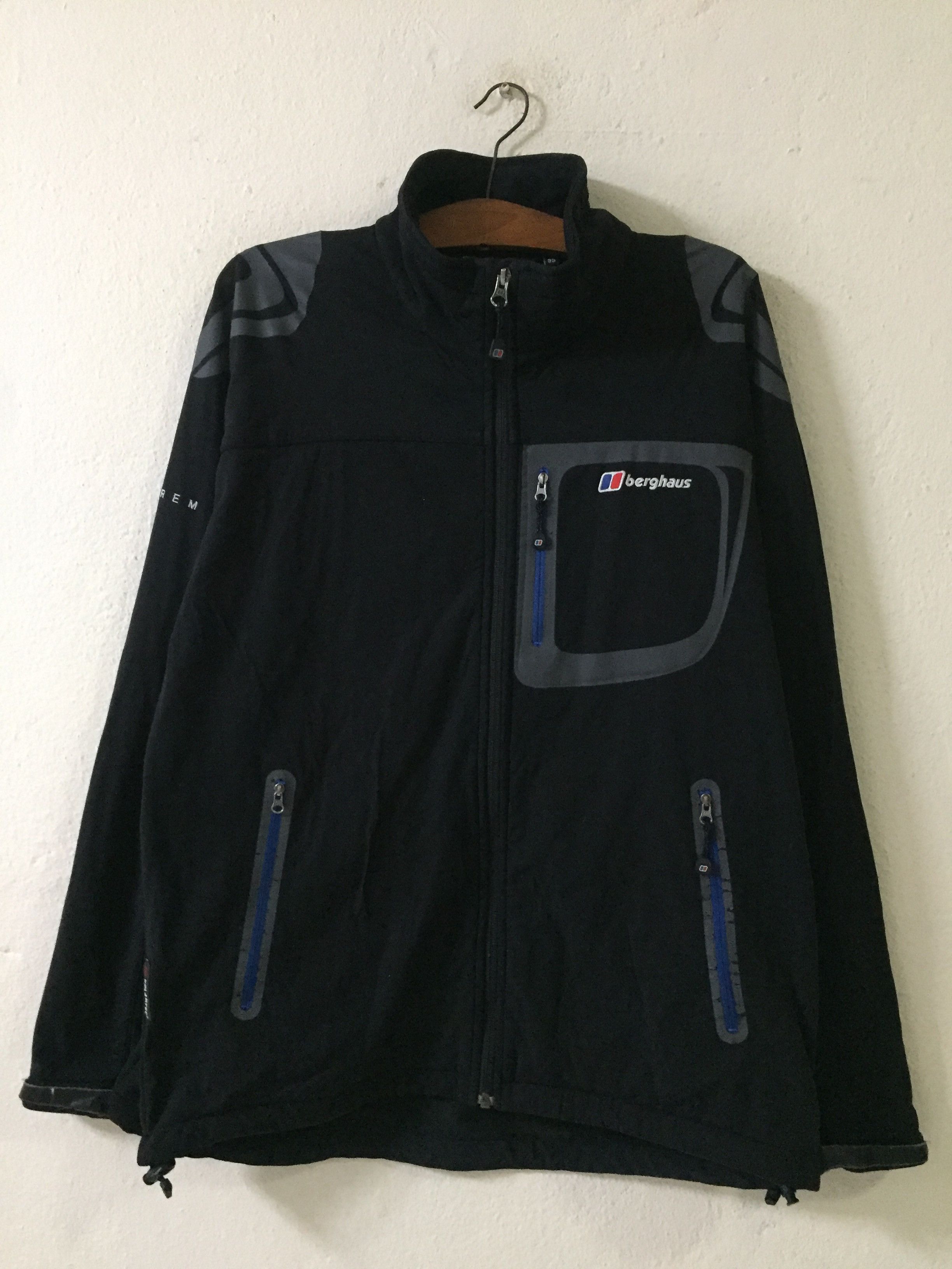 image of Berghaus Extrem Jacket in Black, Men's (Size Large)