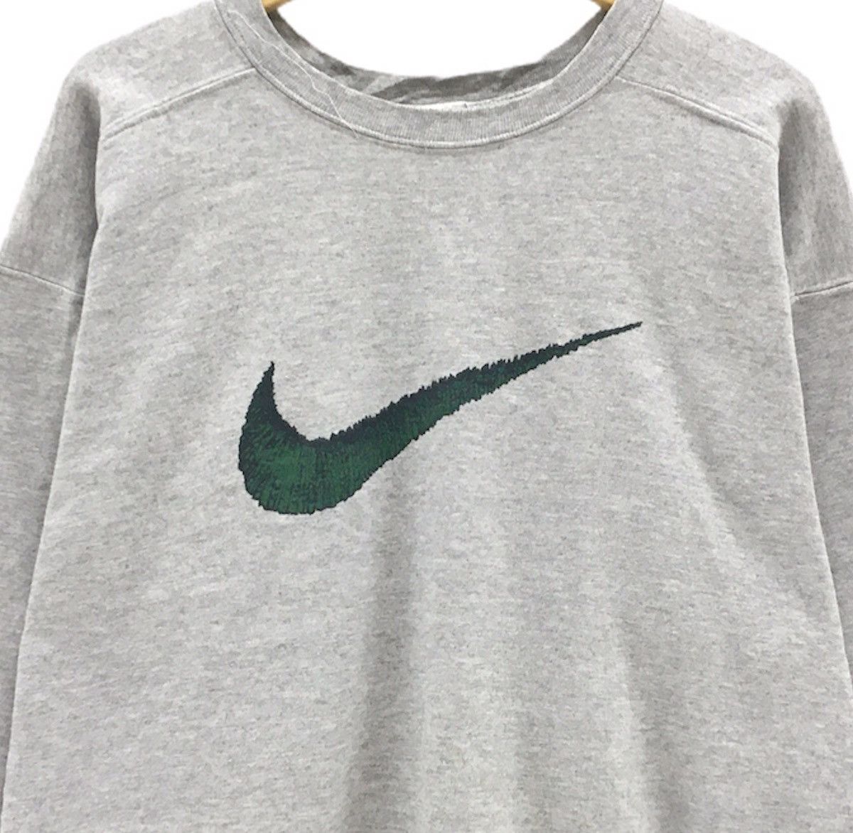 Nike Vintage 90s Nike Swoosh Crewneck Sweatshirt Big Logo Size US L / EU 52-54 / 3 - 5 Thumbnail