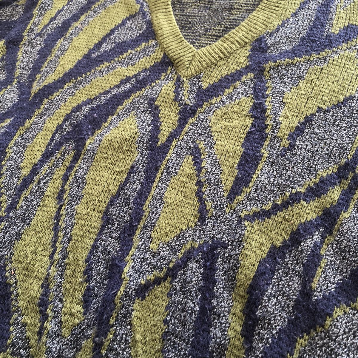 Japanese Brand × Other Vintage V Neck Gem Kinryu Knitwear/Sweater Size US M / EU 48-50 / 2 - 3 Thumbnail