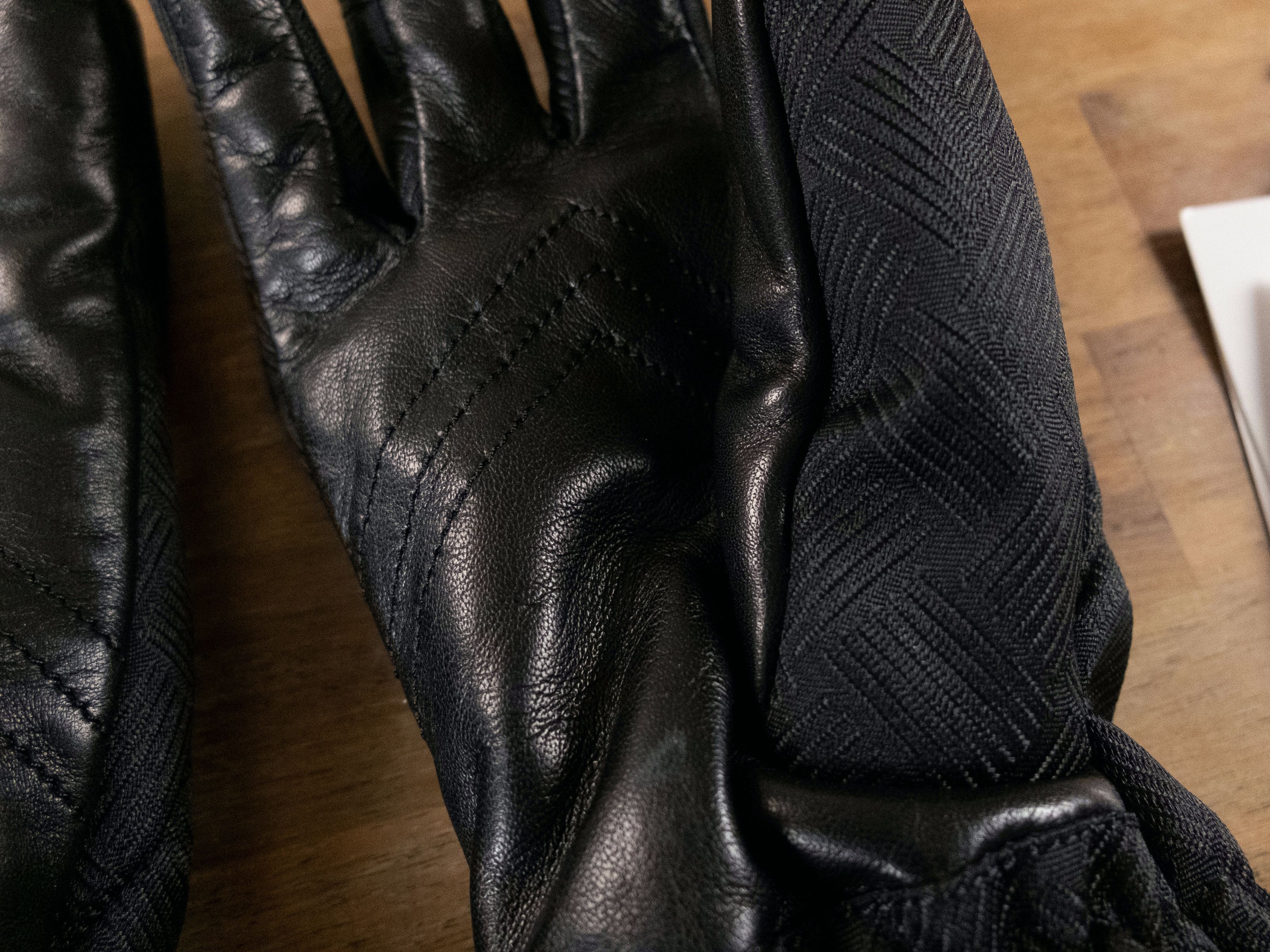 Bottega Veneta BOTTEGA VENETA black technical nylon & leather gloves 8.5 q Size ONE SIZE - 5 Thumbnail