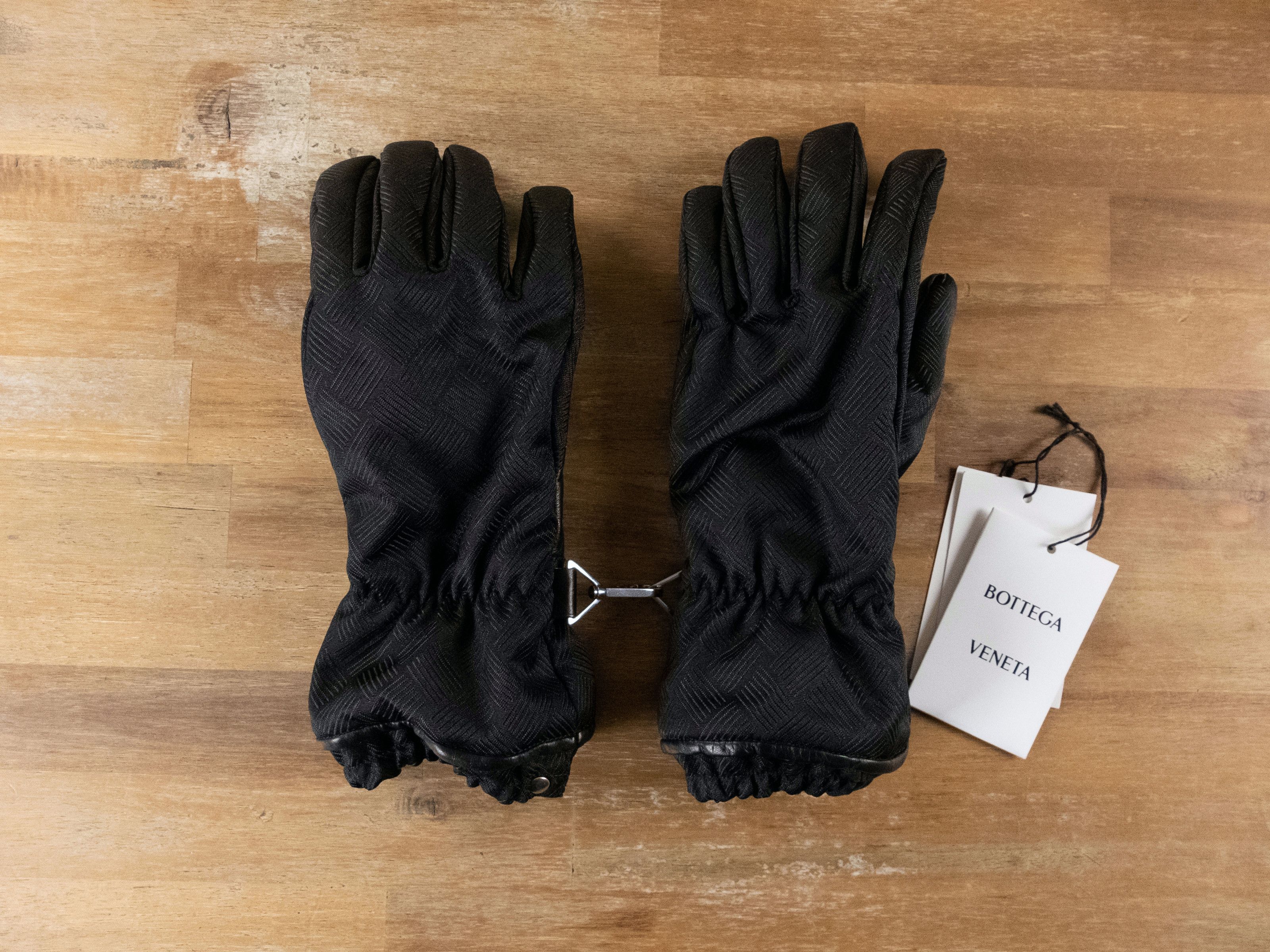 Bottega Veneta BOTTEGA VENETA black technical nylon & leather gloves 8.5 q Size ONE SIZE - 2 Thumbnail