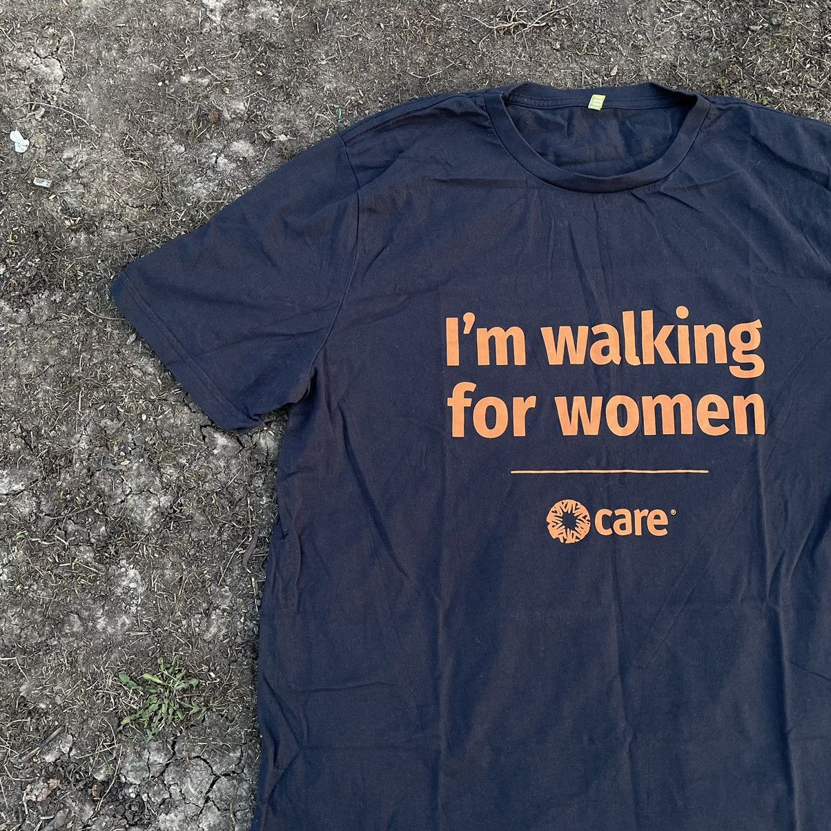 Vintage Vintage Y2K Graphic Tee Charity Walking Campaign Streetwear Size US L / EU 52-54 / 3 - 5 Thumbnail