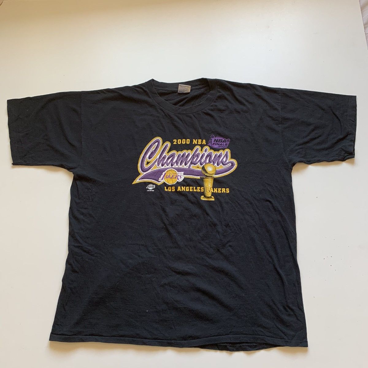 image of L A Lakers x NBA Vintage 2000 Los Angeles Lakers Nba Graphic Champions Shirt in Black (Size 2XL)