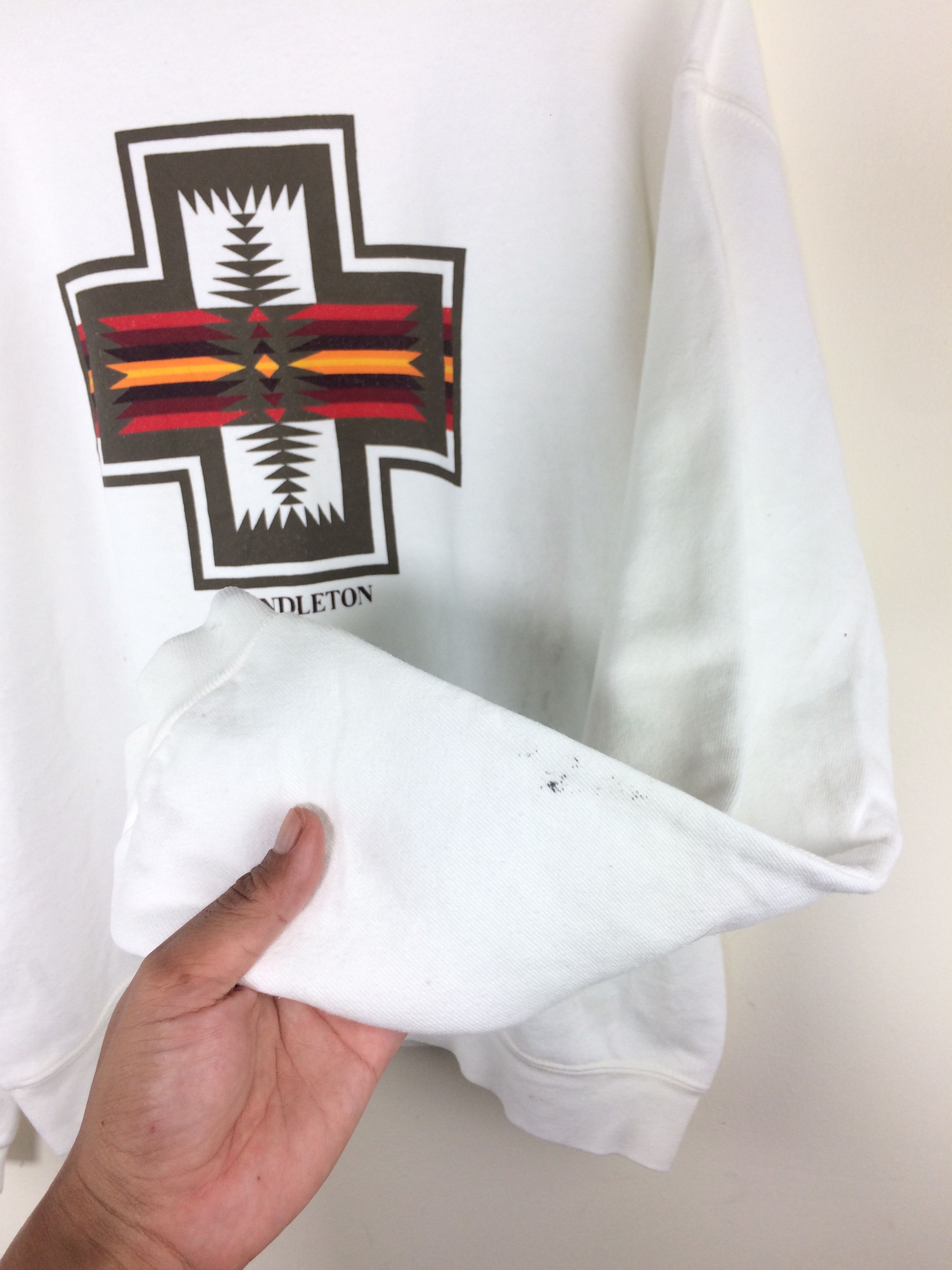 Pendleton × Vintage Vintage 90's Pendleton Navajo Crewneck Sweatshirt Size US L / EU 52-54 / 3 - 6 Thumbnail