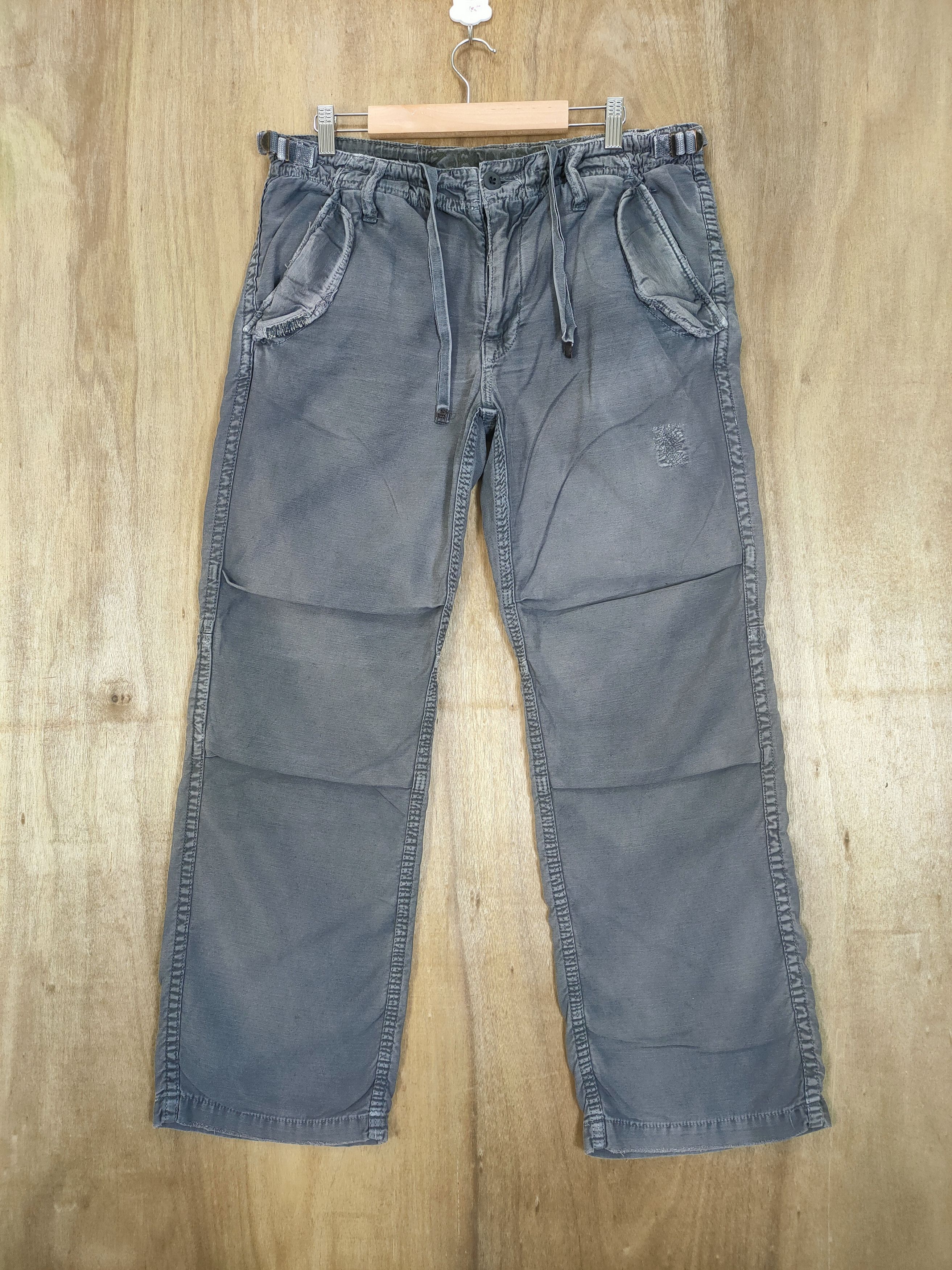 Japanese Brand VINTAGE JAPAN BLACK FADED CARGO PANTS Size US 34 / EU 50 - 1 Thumbnail