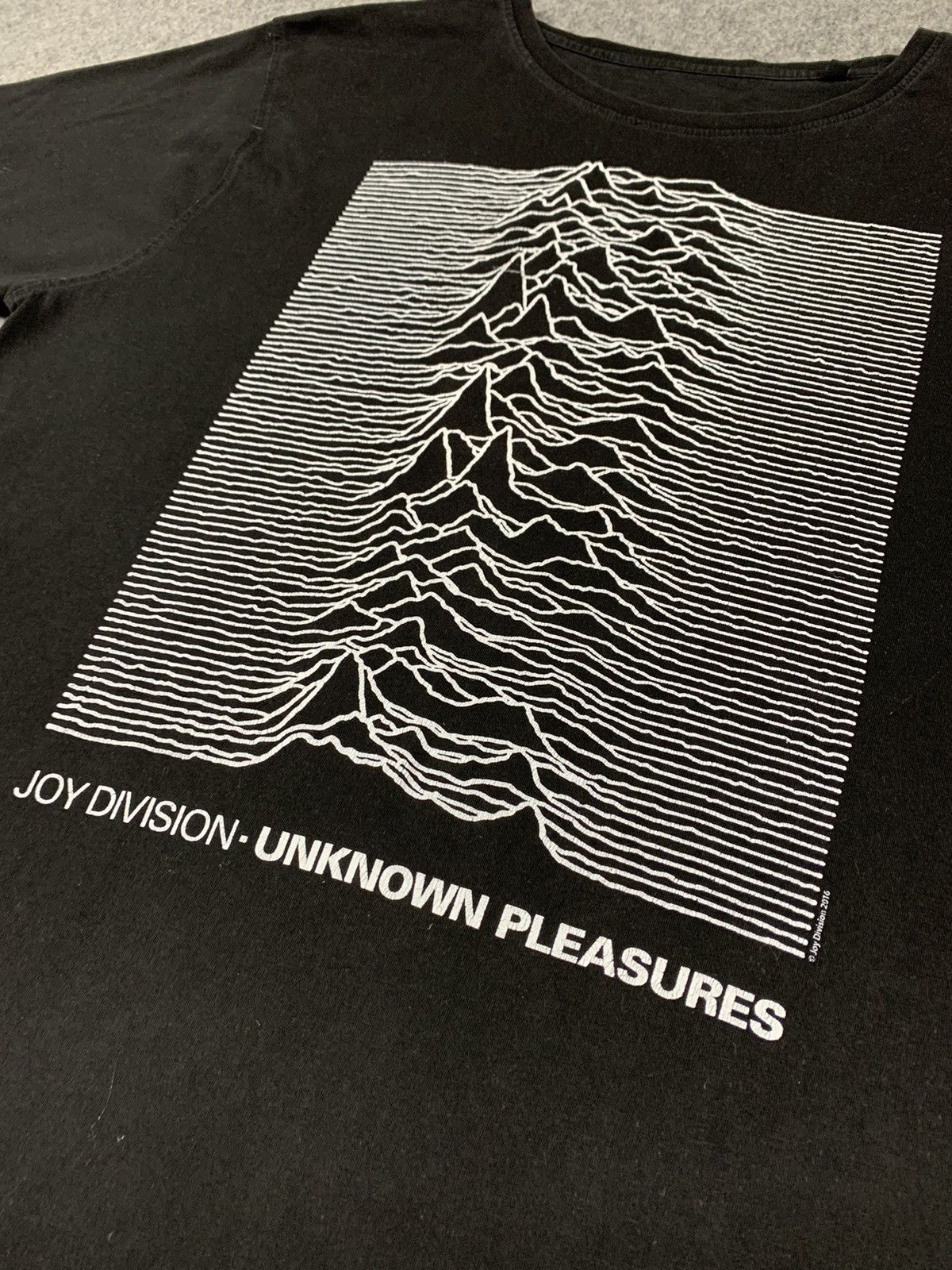 Joy Division Joy Division unknown pleasures t-shirt Size US XL / EU 56 / 4 - 3 Thumbnail