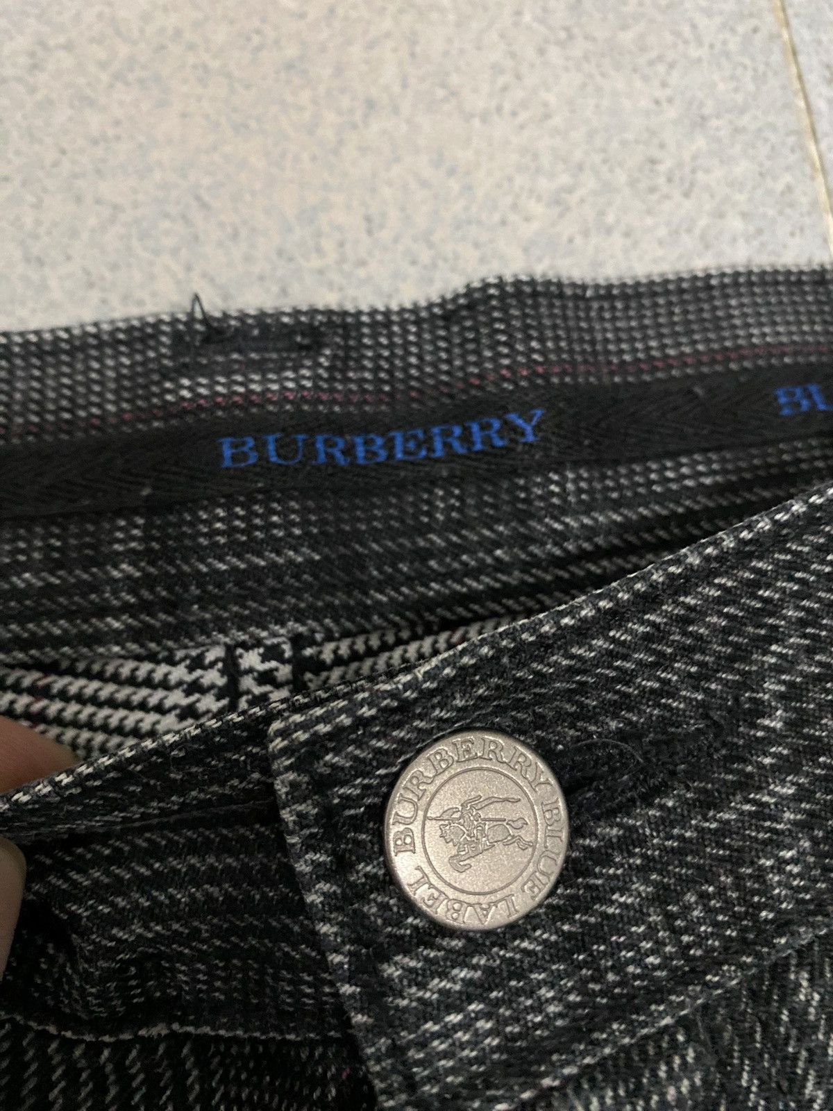 Burberry Steals‼️Vintage Burberry Distress Denim Jeans Size US 32 / EU 48 - 5 Thumbnail