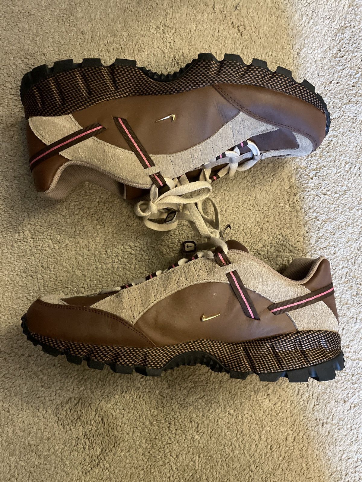 Jacquemus × Nike Jacquemus Nike Air Humara Brown Size US 11 / EU 44 - 2 Thumbnail