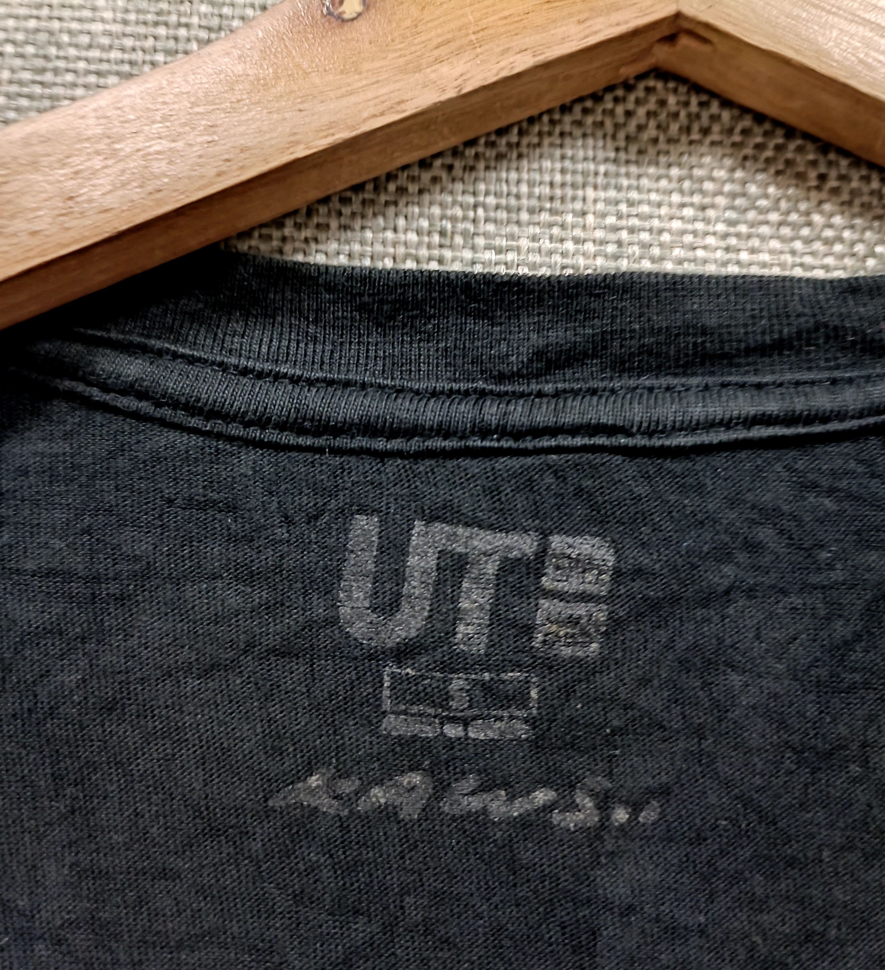 Japanese Brand × Kaws × Uniqlo t shirt kaws x uniqlo very rare Size US S / EU 44-46 / 1 - 4 Thumbnail