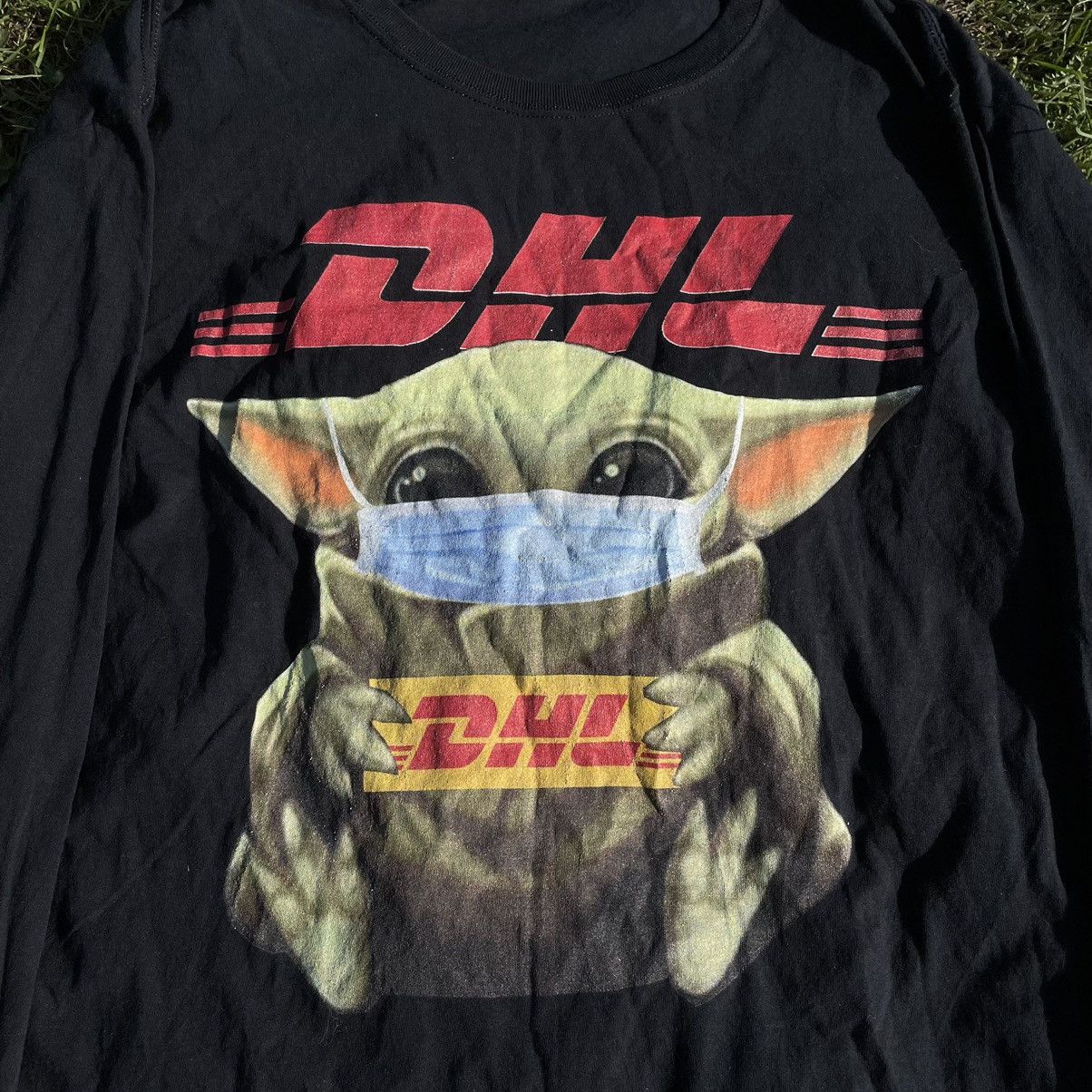 Vintage Vintage 90s Sun Faded Graphic Tee DHL Yoda Streetwear Slim L Size US L / EU 52-54 / 3 - 4 Thumbnail