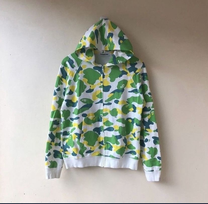 Bape Bape rare Hong Kong Store Camo Hoodie Size US S / EU 44-46 / 1 - 1 Thumbnail