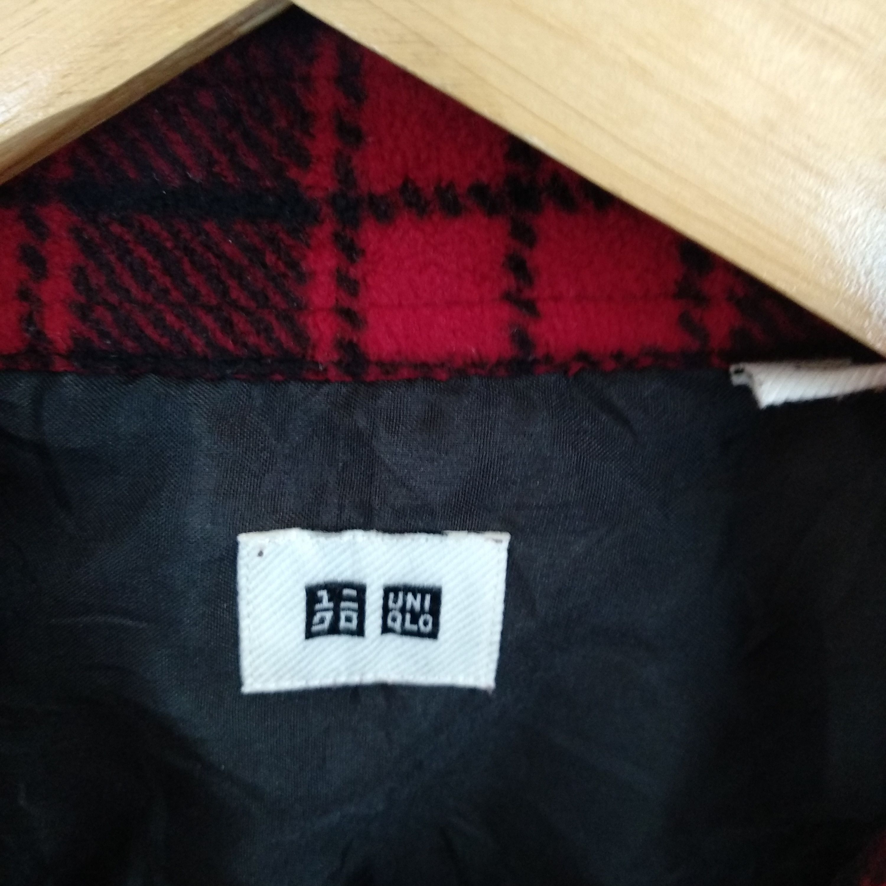 Flannel × Japanese Brand × Uniqlo UNIQLO Red Check Button Up Fleece Shirt Flannel Cowboy Size US M / EU 48-50 / 2 - 8 Thumbnail