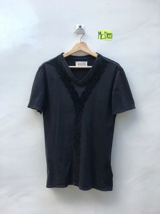 Maison Margiela Maison Margiela Velvet Design V Neck Size US S / EU 44-46 / 1 - 2 Thumbnail