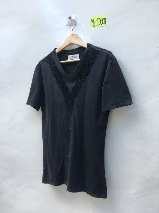 Maison Margiela Maison Margiela Velvet Design V Neck Size US S / EU 44-46 / 1 - 3 Thumbnail