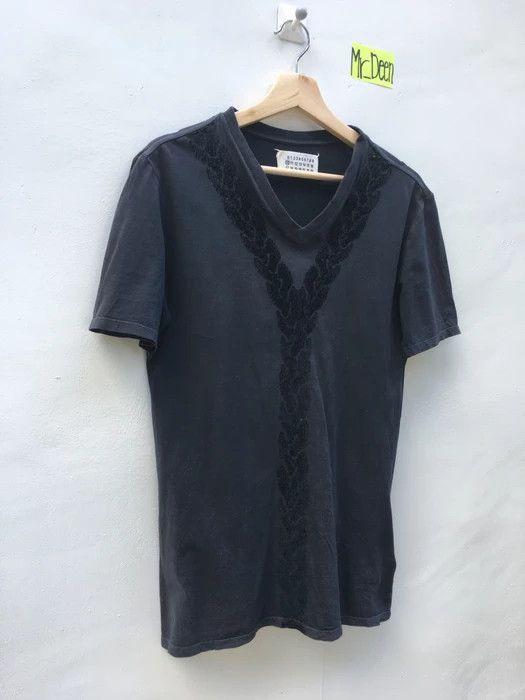Maison Margiela Maison Margiela Velvet Design V Neck Size US S / EU 44-46 / 1 - 4 Thumbnail