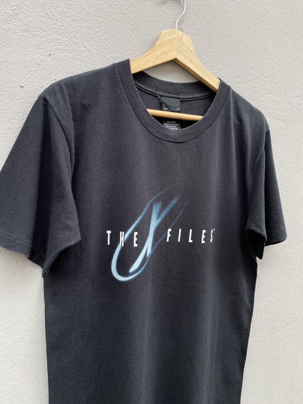 Vintage vintage 90s movie x-files fight the future 1998 promo tee Size US M / EU 48-50 / 2 - 4 Thumbnail