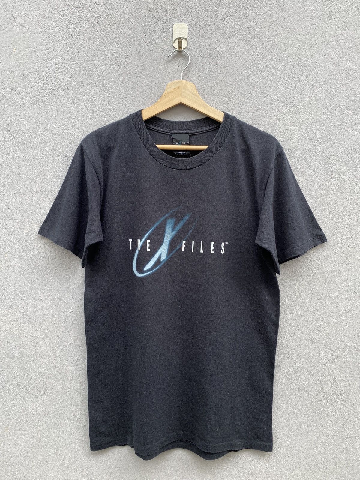 Vintage vintage 90s movie x-files fight the future 1998 promo tee Size US M / EU 48-50 / 2 - 1 Thumbnail