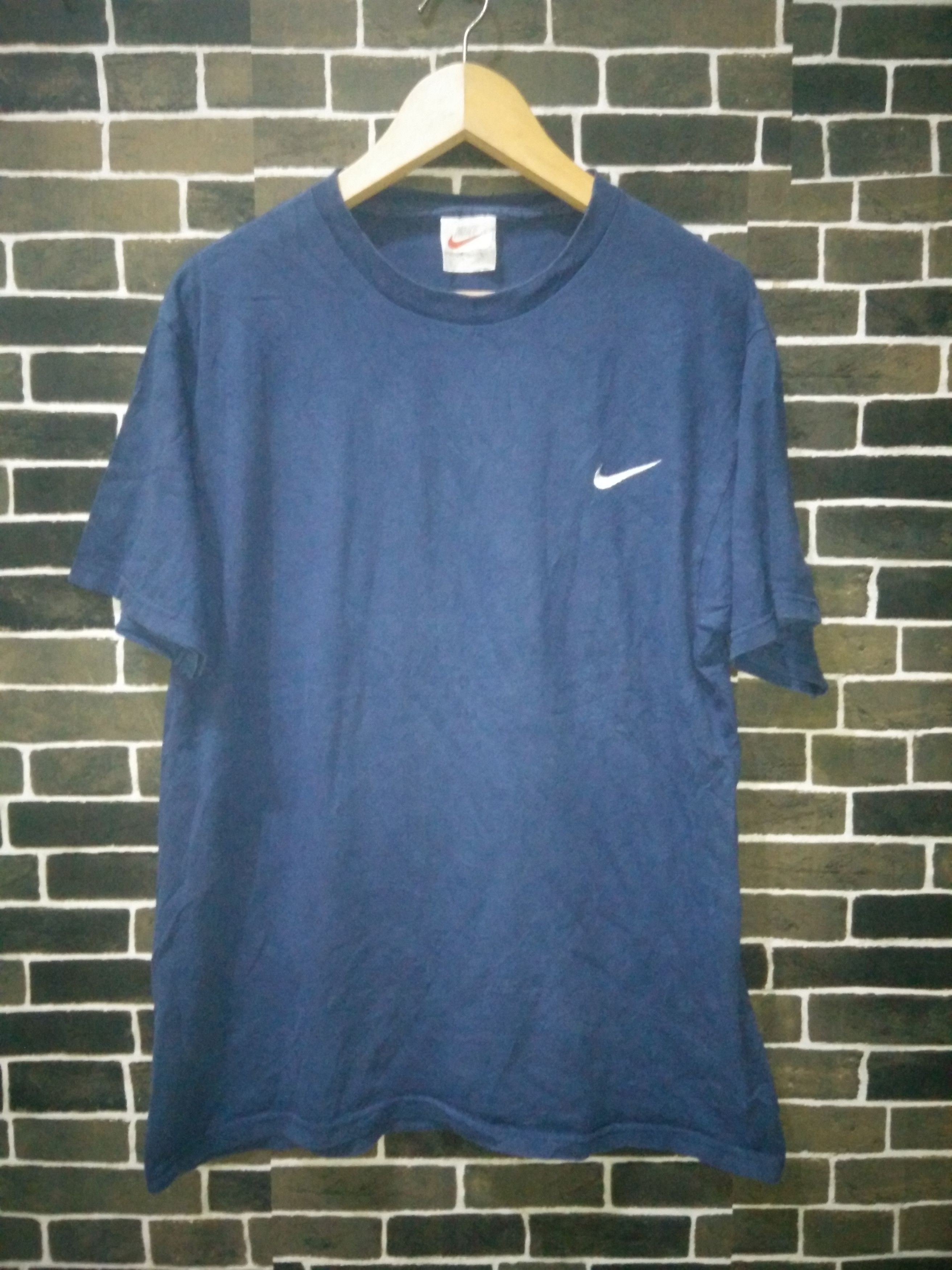 Nike × Vintage Vintage 90's Nike Embroidered Small Logo T shirt Size US M / EU 48-50 / 2 - 1 Thumbnail