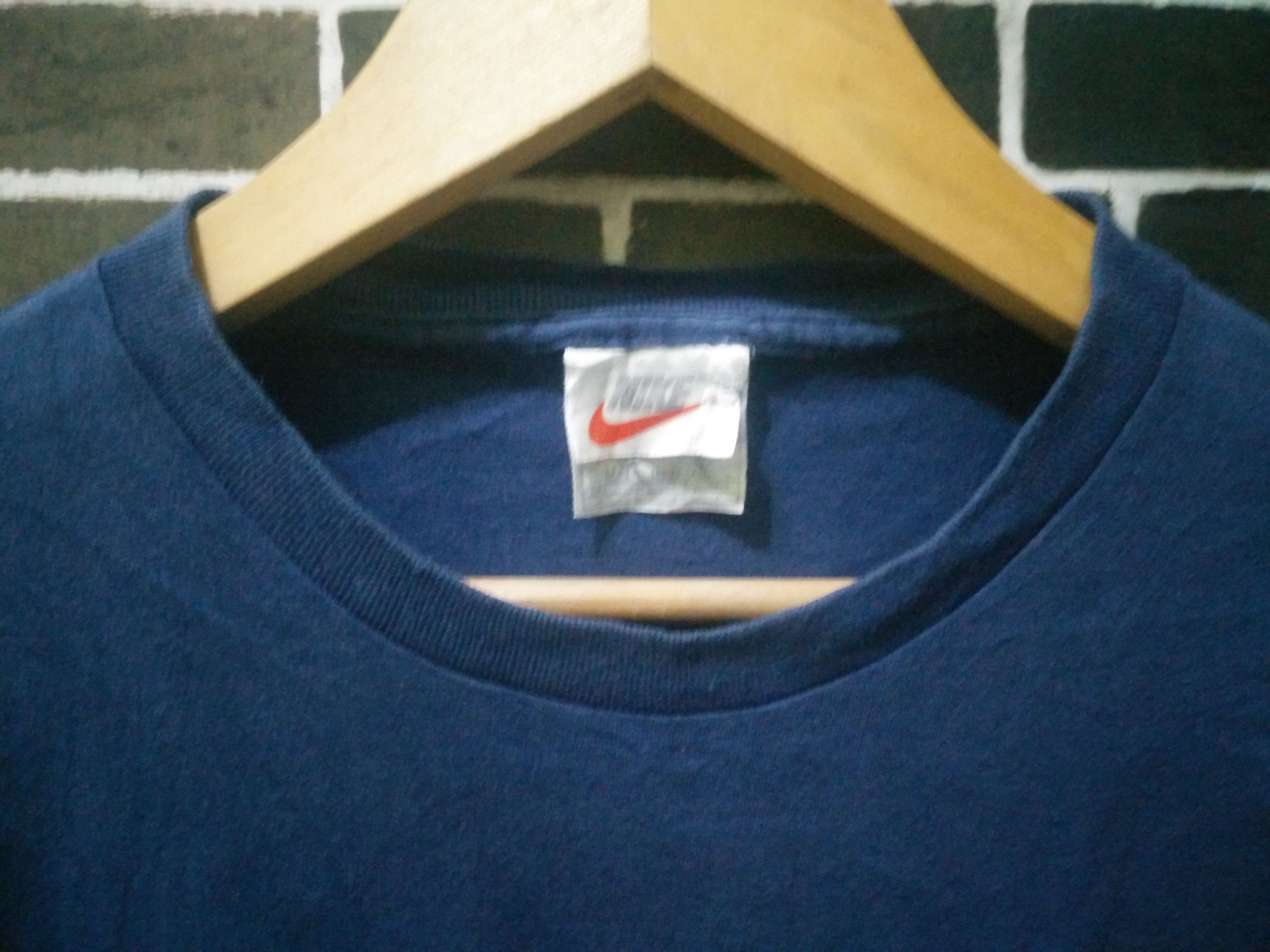 Nike × Vintage Vintage 90's Nike Embroidered Small Logo T shirt Size US M / EU 48-50 / 2 - 4 Thumbnail