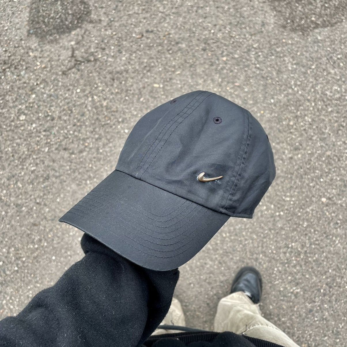 Vintage Vintage 90s Nike Swoosh Logo Dad Hat Faded Black Rave OS Size ONE SIZE - 1 Thumbnail