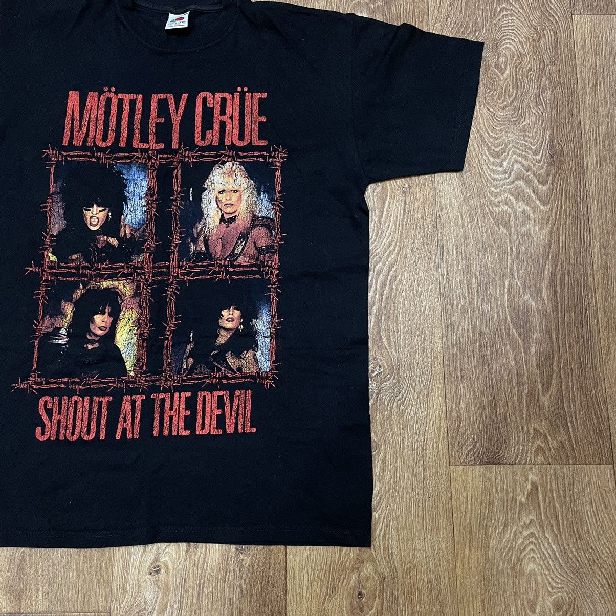 Band Tees Vintage Y2K Motley Crue Tour Tee Band Rock T Shirt Size US L / EU 52-54 / 3 - 2 Thumbnail
