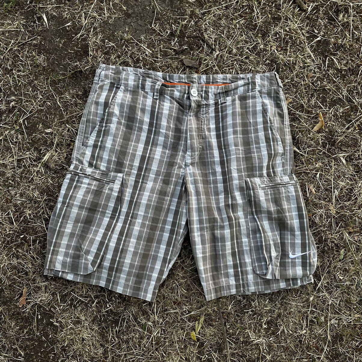Nike Vintage Y2K Nike Cargo Swoosh Logo Shorts Streetwear Size US 32 / EU 48 - 1 Thumbnail