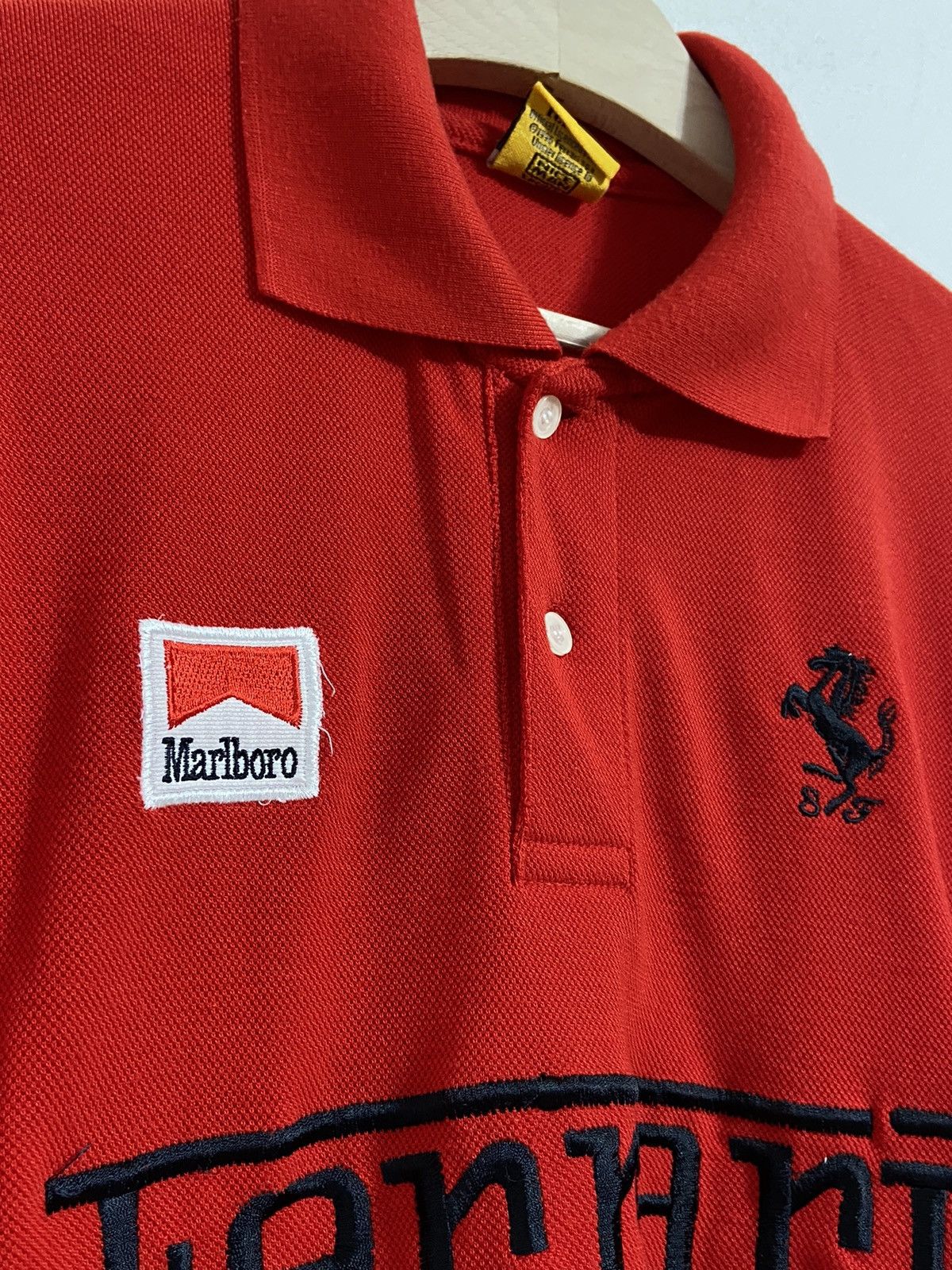 Vintage Vintage Ferrari T-Shirt Racing Red Logo Malboro Size US XL / EU 56 / 4 - 8 Thumbnail