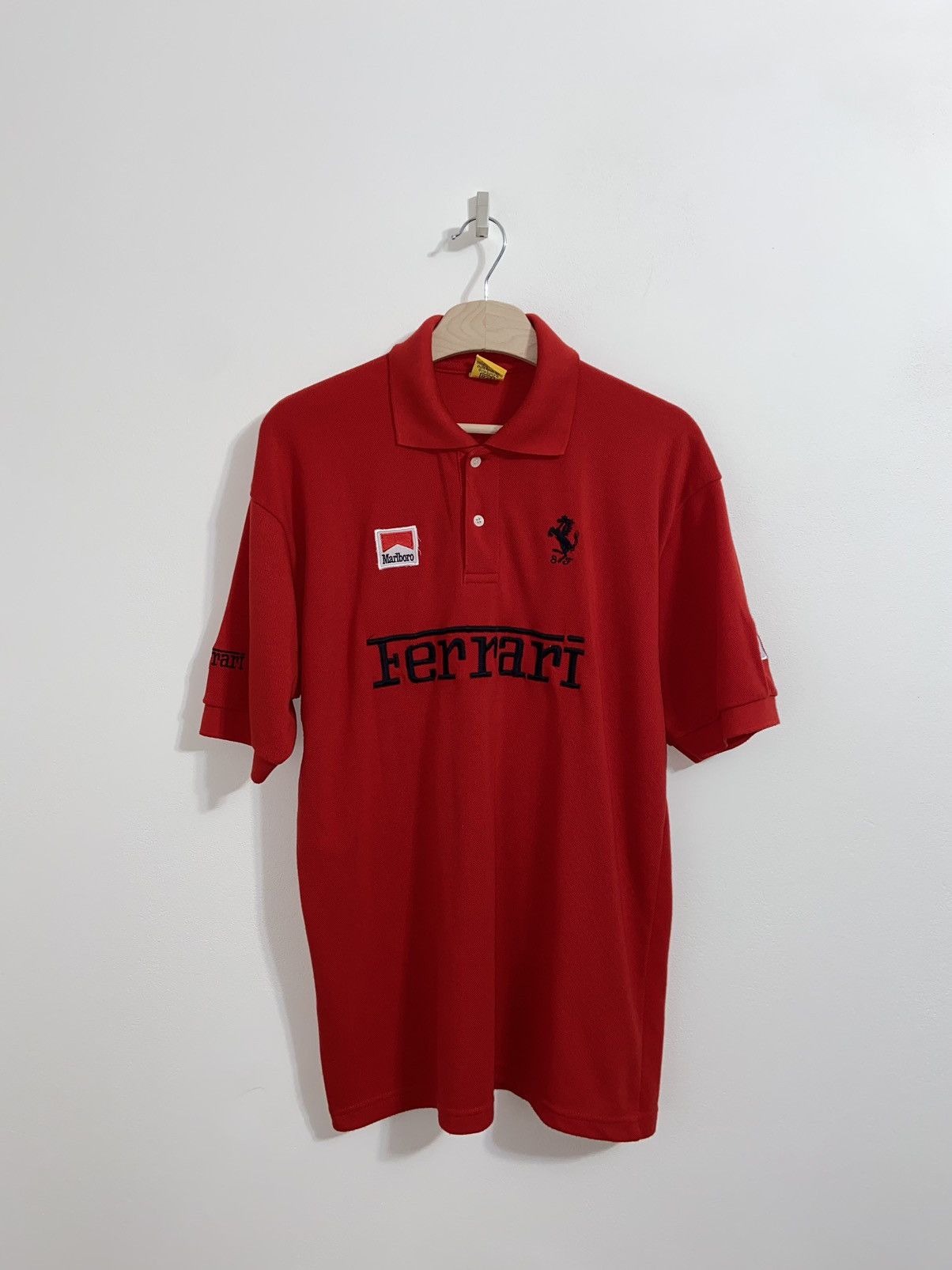 Vintage Vintage Ferrari T-Shirt Racing Red Logo Malboro Size US XL / EU 56 / 4 - 1 Thumbnail