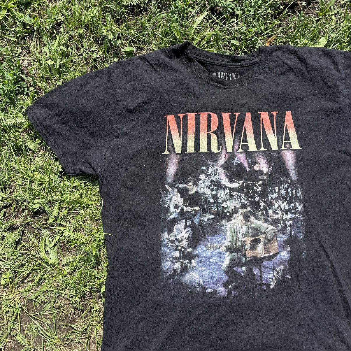 Vintage Vintage 90s Nirvana Sun Faded Graphic Band Tee Grunge Slim L Size US L / EU 52-54 / 3 - 4 Thumbnail