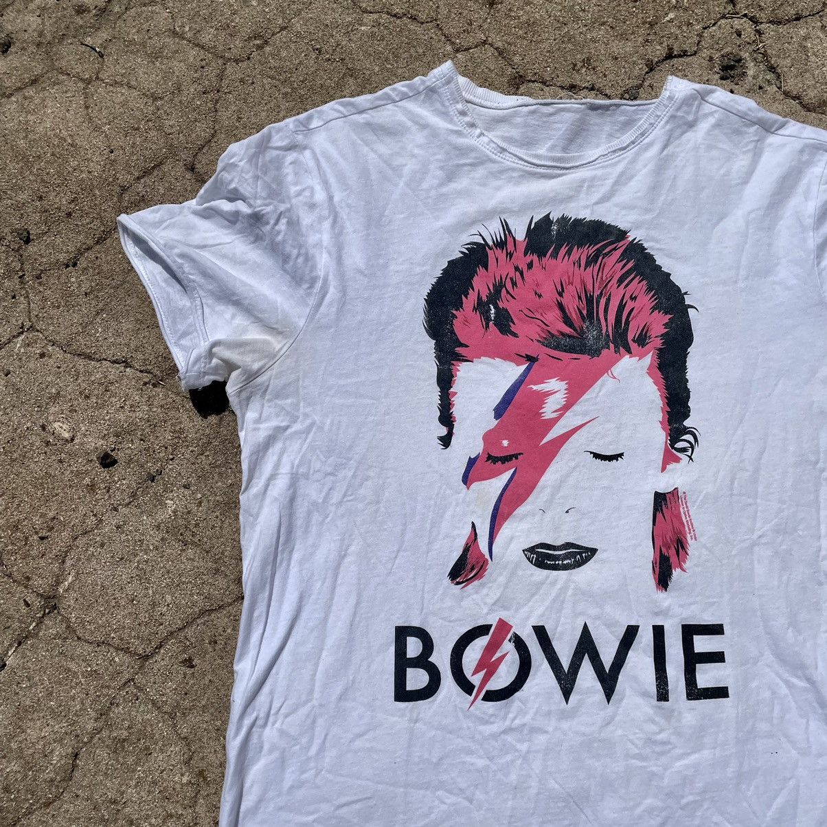 Vintage Vintage Y2K David Bowie Graphic Band Tee Faded Punk Slim M Size US M / EU 48-50 / 2 - 3 Thumbnail