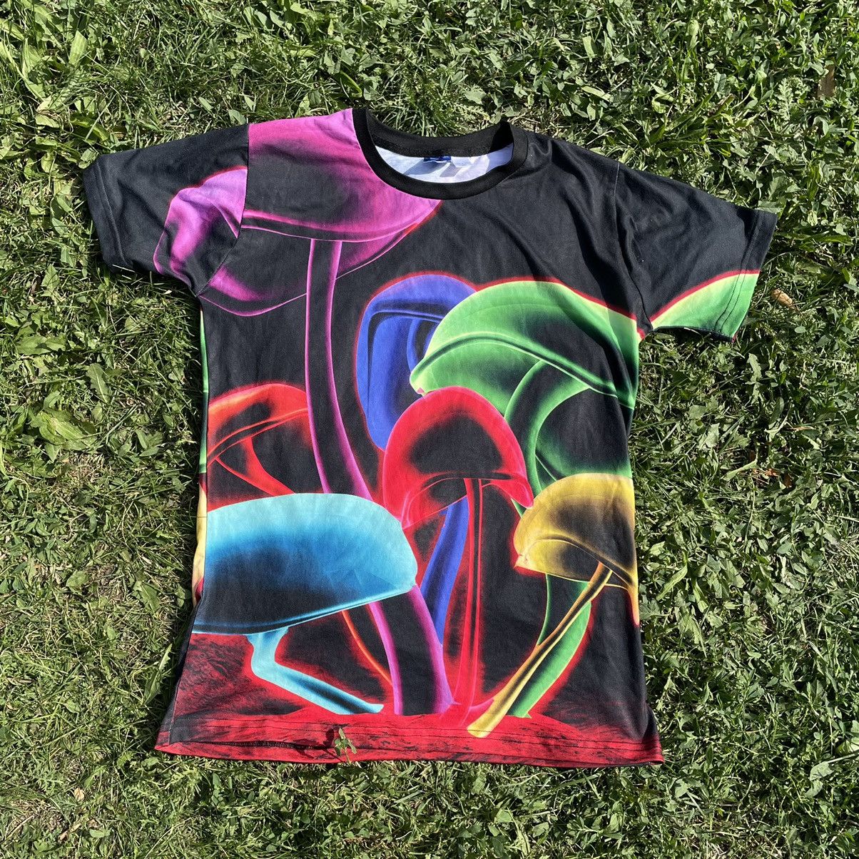 Vintage Vintage 90s All Over Print Graphic Tee Mushroom Rave Baggy M Size US M / EU 48-50 / 2 - 1 Thumbnail