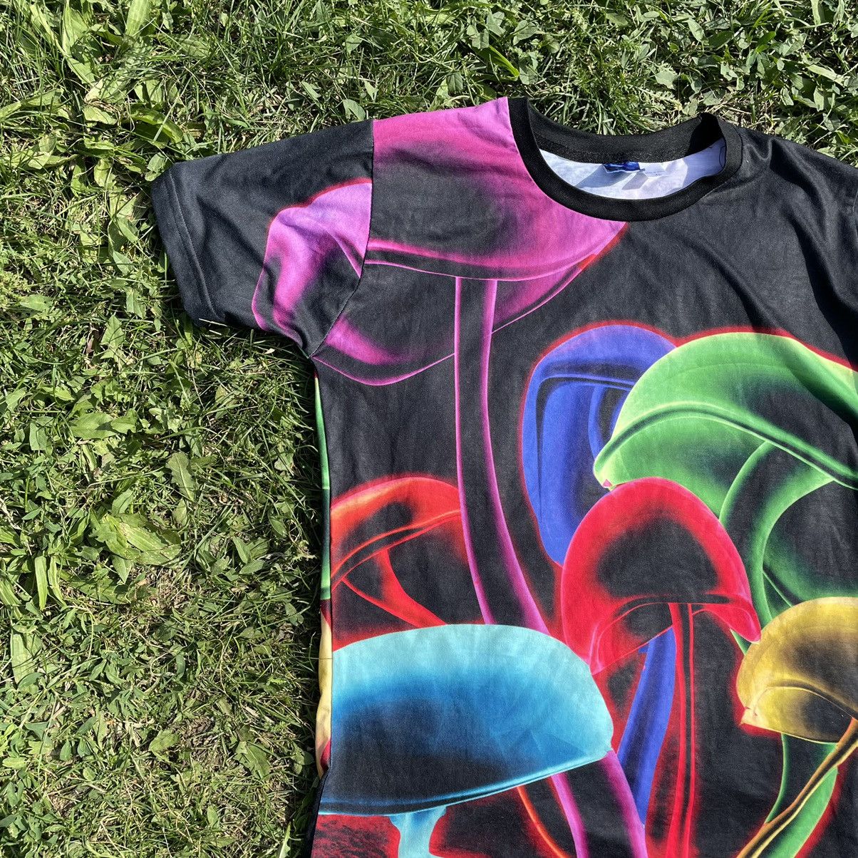 Vintage Vintage 90s All Over Print Graphic Tee Mushroom Rave Baggy M Size US M / EU 48-50 / 2 - 4 Thumbnail