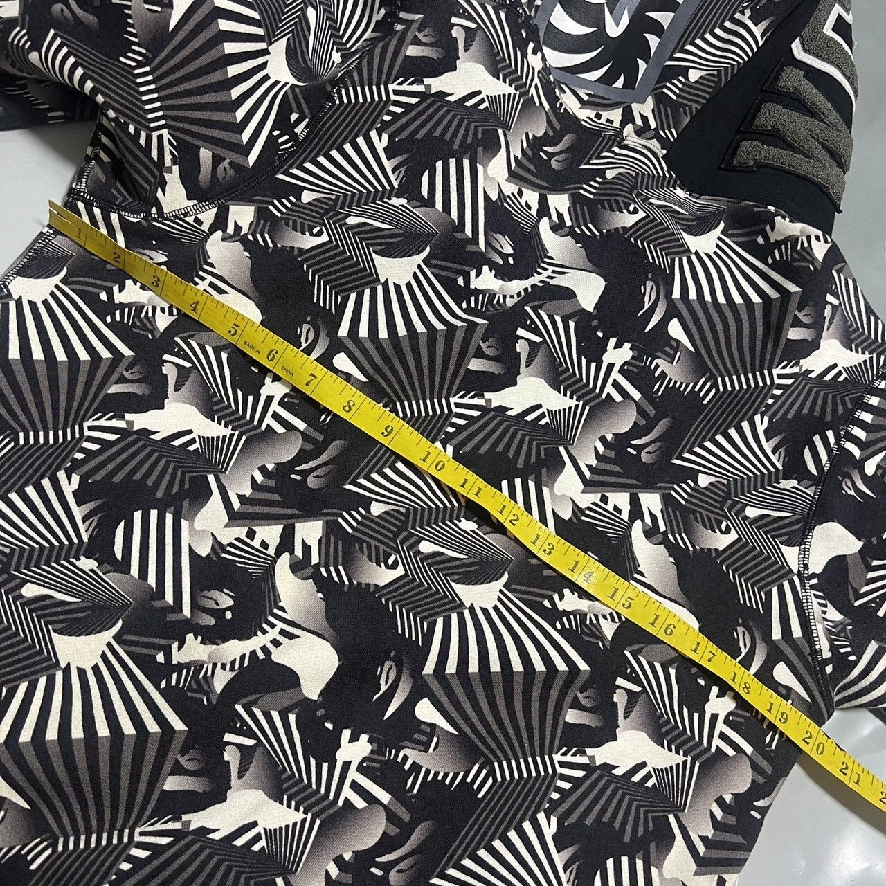 Bape DAZZLE CAMO SHARK FULL ZIP HOODIE Size US M / EU 48-50 / 2 - 10 Thumbnail