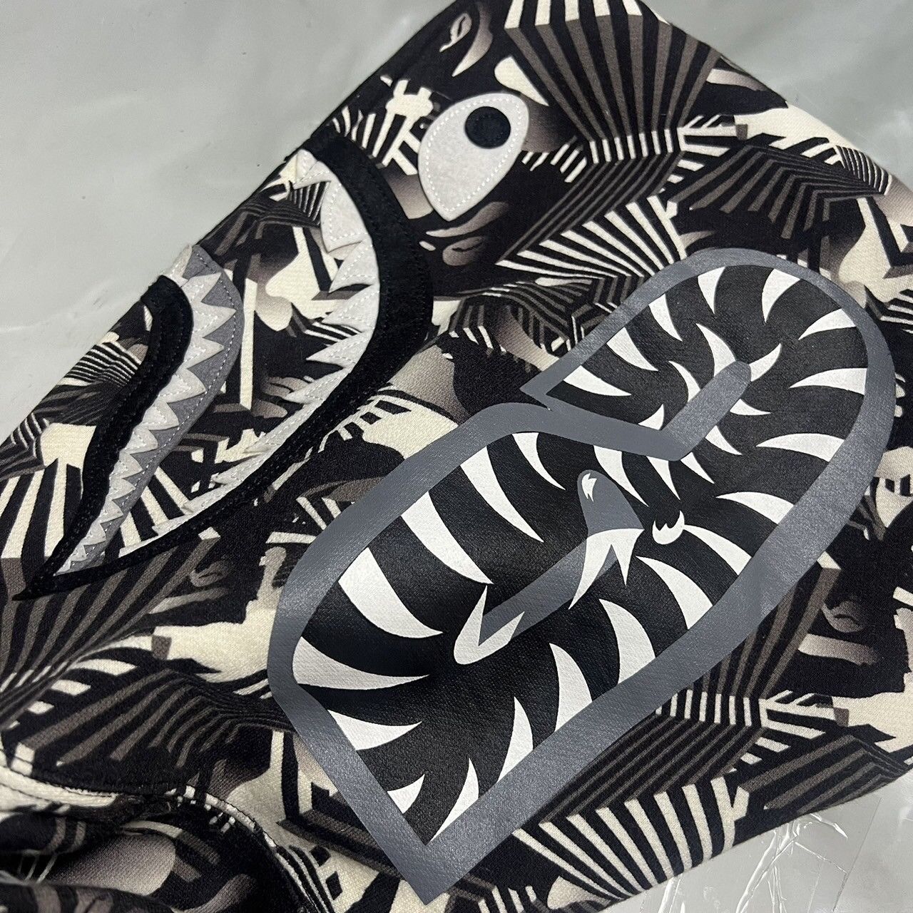 Bape DAZZLE CAMO SHARK FULL ZIP HOODIE Size US M / EU 48-50 / 2 - 4 Thumbnail